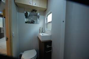 pontoon-wc